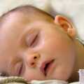 Доктор Комаровский о том, почему ребенок потеет во сне